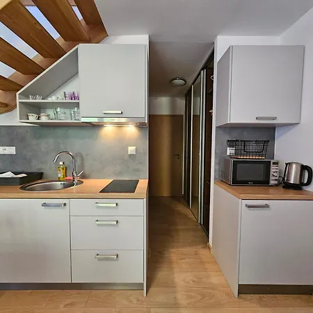 Apartman Fatrapark 1 *